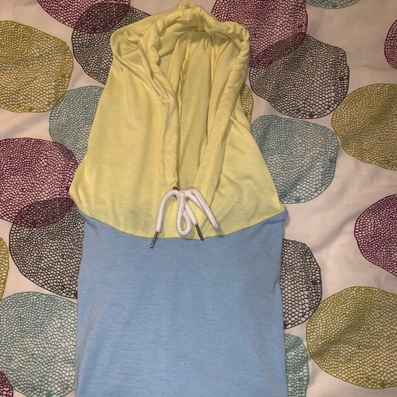 Short Sleeve Hoody (L) - Picture 3 of 3